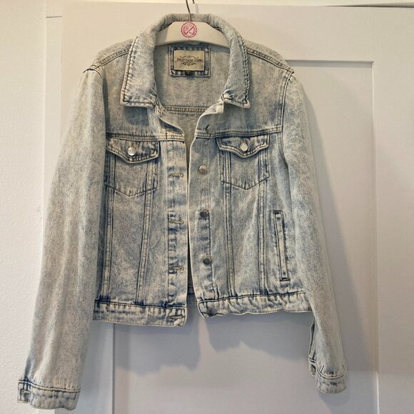 Vintage Charm/Ashley Jackets & Blazers - Ashley Vintage Charm | Acid Wash Denim Jacket | Large